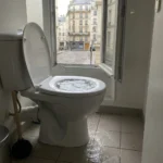 WC Bouch&eacute; qui d&eacute;borde &mdash; WC Bouch&eacute; qui d&eacute;borde &agrave; Paris 6 (75006) &middot; image &agrave; la une