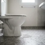 WC Bouch&eacute; qui d&eacute;borde &mdash; WC Bouch&eacute; qui d&eacute;borde &agrave; Grande-Paroisse (77130) &middot; image &agrave; la une